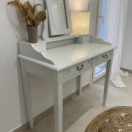 Daire Constantza's House *